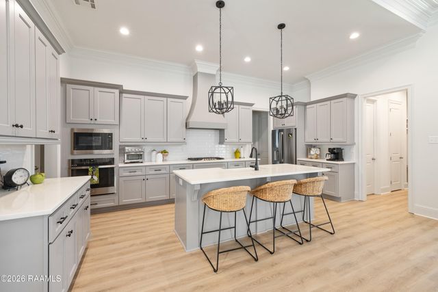 220 Treescape Drive, Lafayette, LA 70508