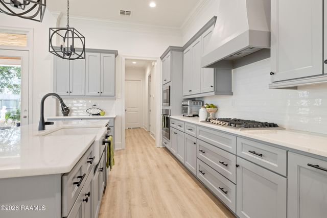 220 Treescape Drive, Lafayette, LA 70508