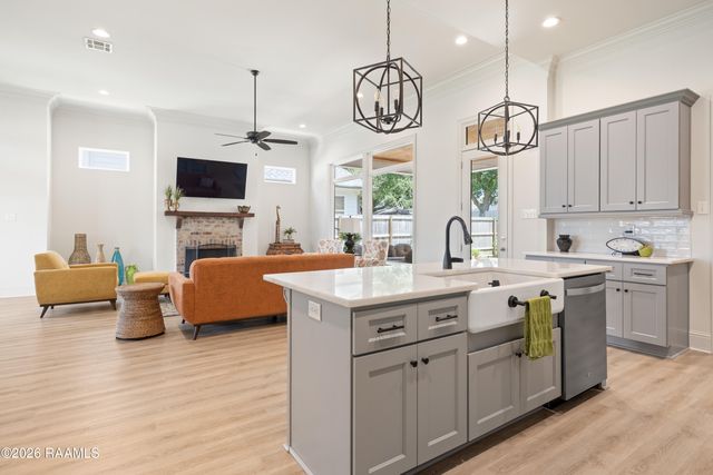 220 Treescape Drive, Lafayette, LA 70508