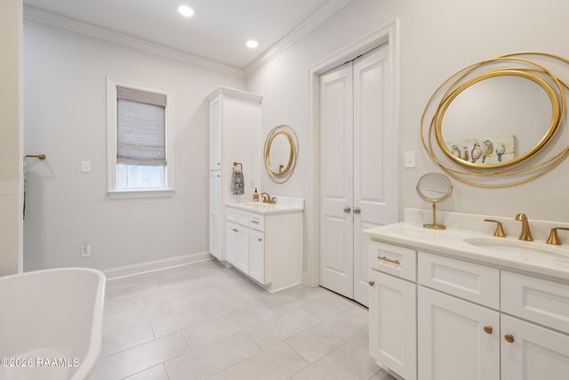 220 Treescape Drive, Lafayette, LA 70508