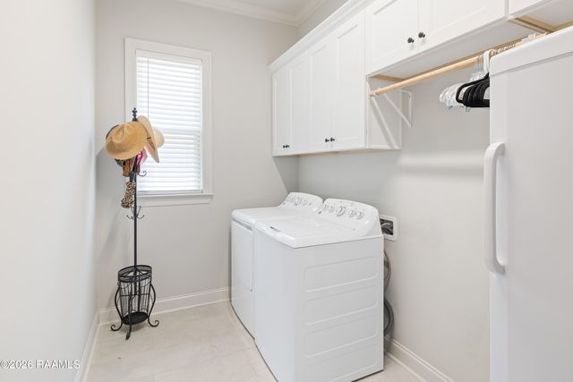 220 Treescape Drive, Lafayette, LA 70508