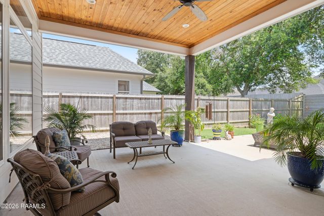 220 Treescape Drive, Lafayette, LA 70508