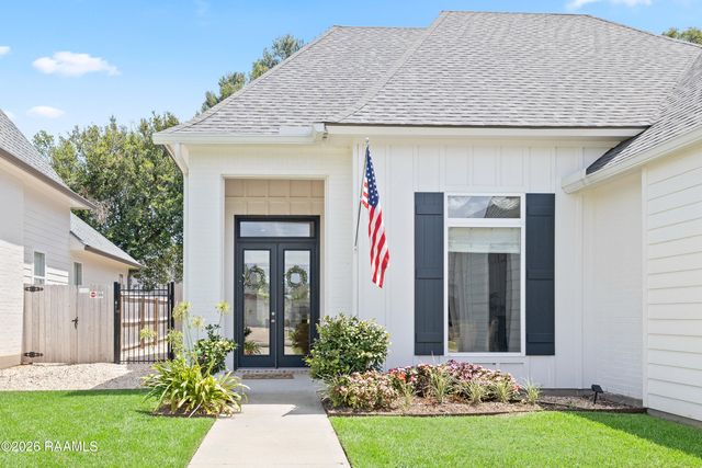 220 Treescape Drive, Lafayette, LA 70508