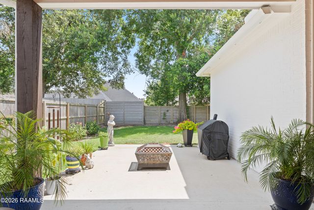 220 Treescape Drive, Lafayette, LA 70508