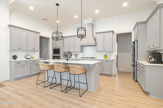 220 Treescape Drive, Lafayette, LA 70508