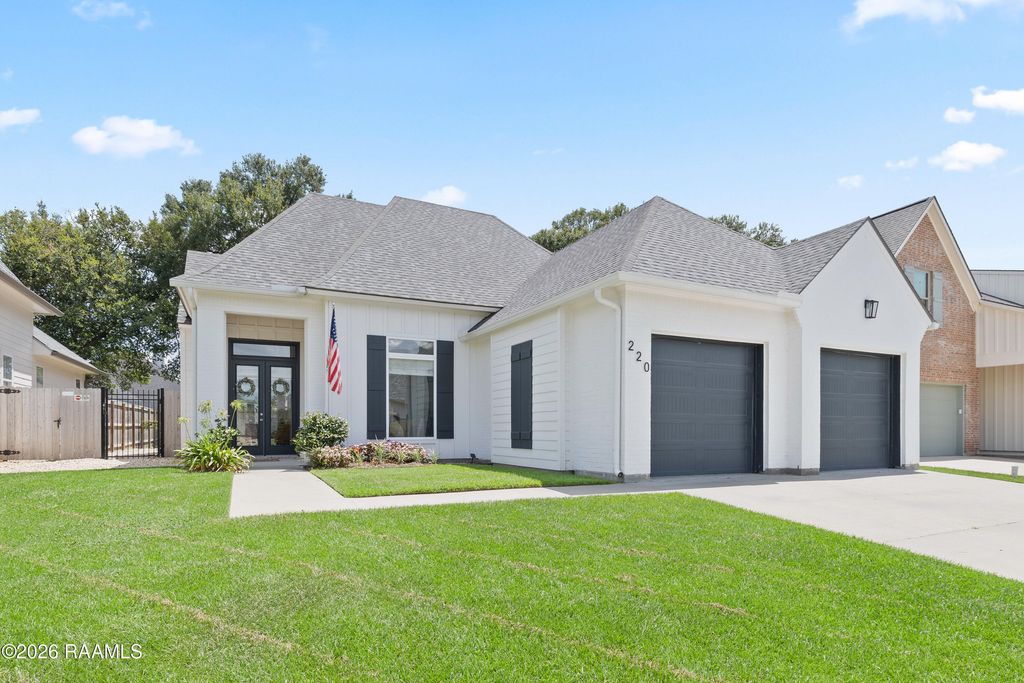 220 Treescape Drive, Lafayette, LA 70508