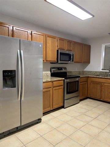 3156 VALLEY OAKS DRIVE 614, Tampa, FL 33618