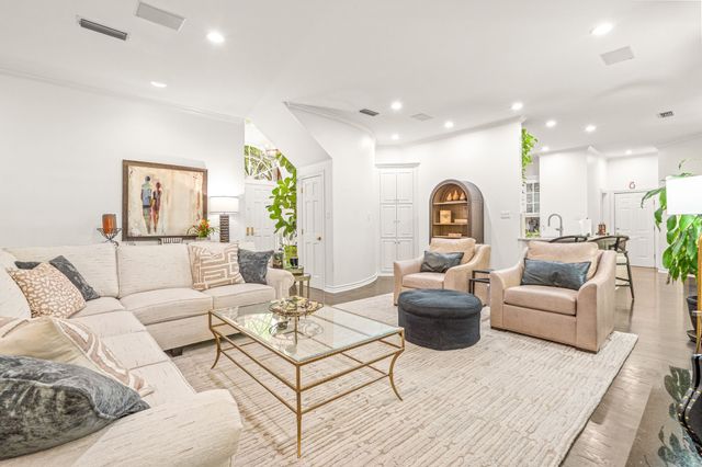 3713 Black Canyon Road, Fort Worth, TX 76109