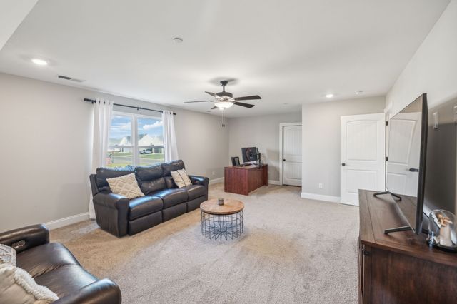 3209 Bootknife Dr, Bell Buckle, TN 37020