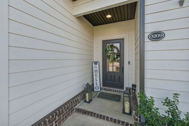 3209 Bootknife Dr, Bell Buckle, TN 37020