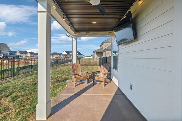 3209 Bootknife Dr, Bell Buckle, TN 37020