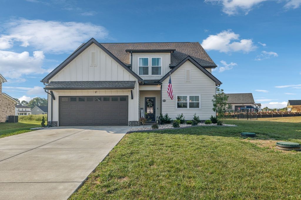 3209 Bootknife Dr, Bell Buckle, TN 37020