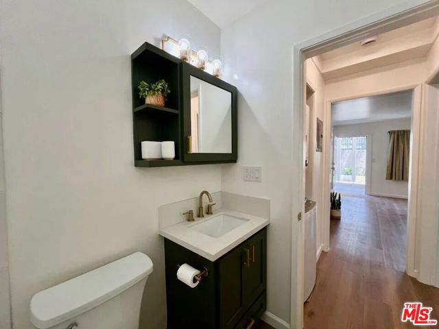 5819 Carlton Way 8, Los Angeles, CA 90028