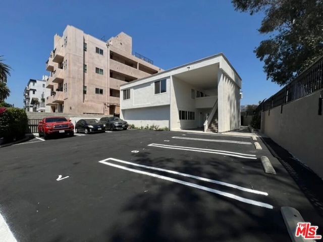 5819 Carlton Way 8, Los Angeles, CA 90028