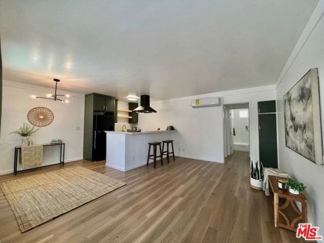 5819 Carlton Way 8, Los Angeles, CA 90028