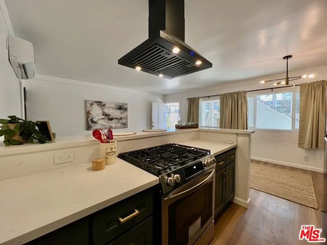 5819 Carlton Way 8, Los Angeles, CA 90028