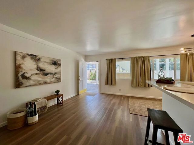 5819 Carlton Way 8, Los Angeles, CA 90028