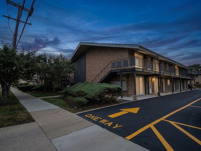 3721 Ruby Street 205S, Schiller Park, IL 60176