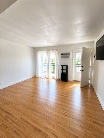 3721 Ruby Street 205S, Schiller Park, IL 60176