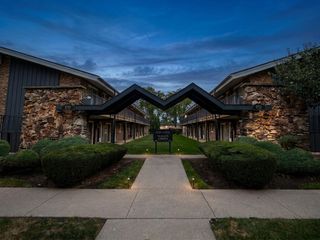 3721 Ruby Street 205S, Schiller Park, IL 60176
