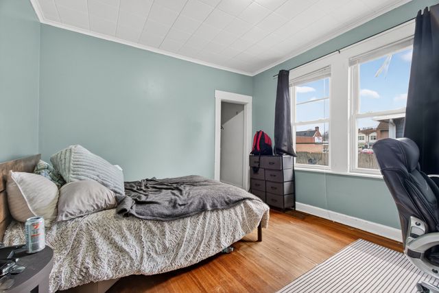 215 Overland Avenue, Bridgeport, CT 06606