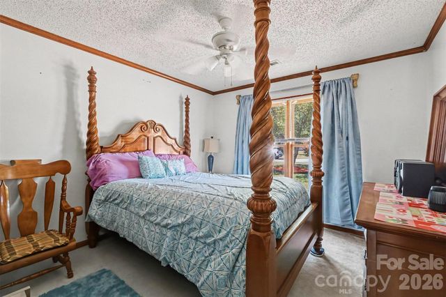 11125 Pinetta Lane, Charlotte, NC 28262