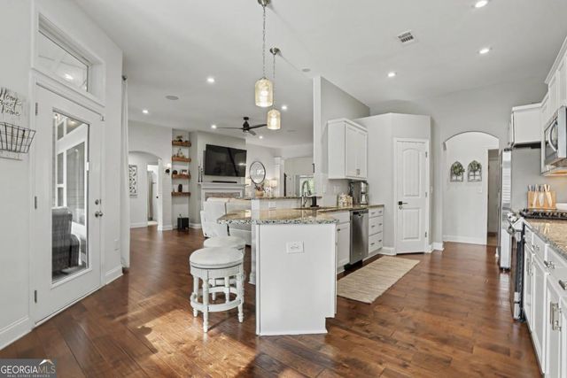 1984 Clovercroft Road NW, Acworth, GA 30101