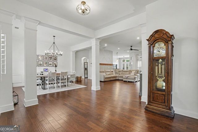 1984 Clovercroft Road NW, Acworth, GA 30101