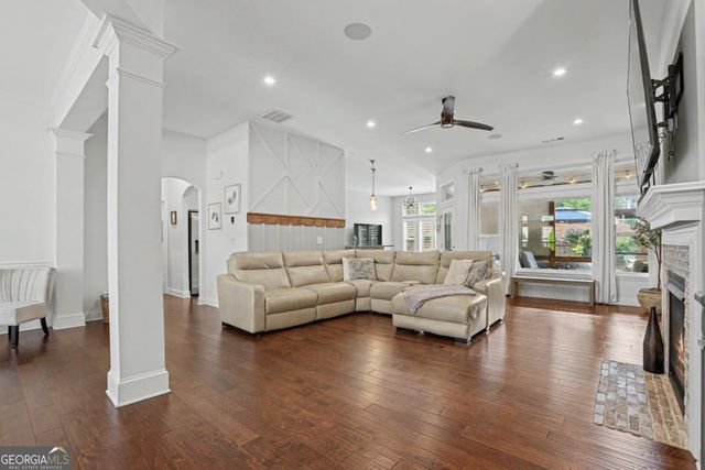 1984 Clovercroft Road NW, Acworth, GA 30101