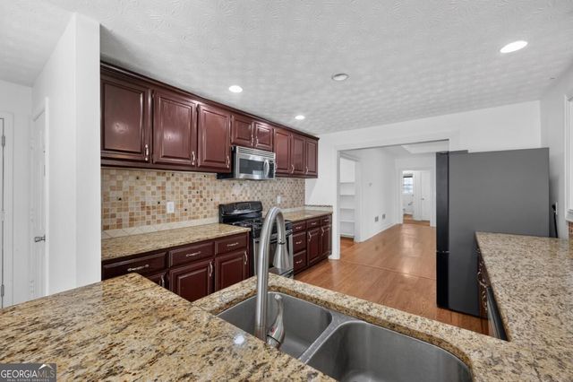 40 Jessamine Trail, Lawrenceville, GA 30046