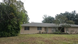 1466 S Vega Dr, Baton Rouge, LA 70815