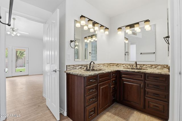 2537 E LUPINE Avenue, Phoenix, AZ 85028