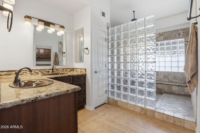 2537 E LUPINE Avenue, Phoenix, AZ 85028