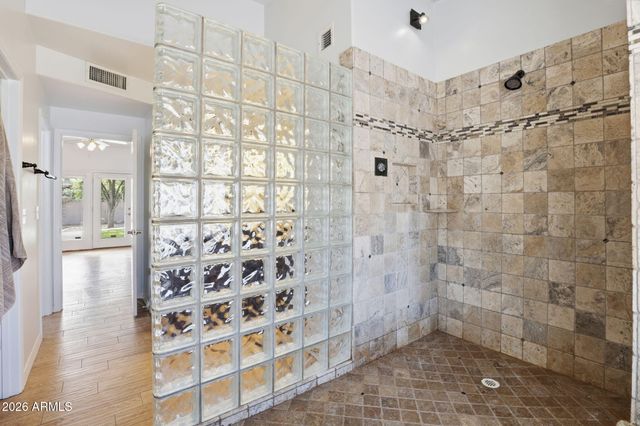 2537 E LUPINE Avenue, Phoenix, AZ 85028