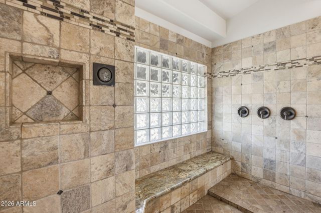 2537 E LUPINE Avenue, Phoenix, AZ 85028