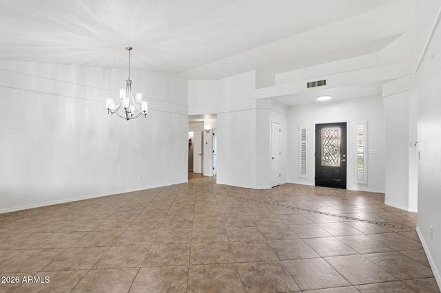 2537 E LUPINE Avenue, Phoenix, AZ 85028