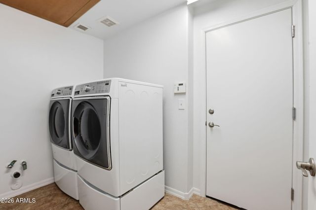 2537 E LUPINE Avenue, Phoenix, AZ 85028