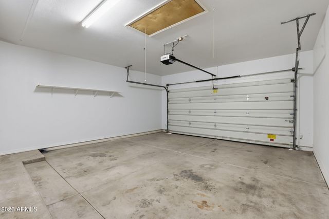 2537 E LUPINE Avenue, Phoenix, AZ 85028