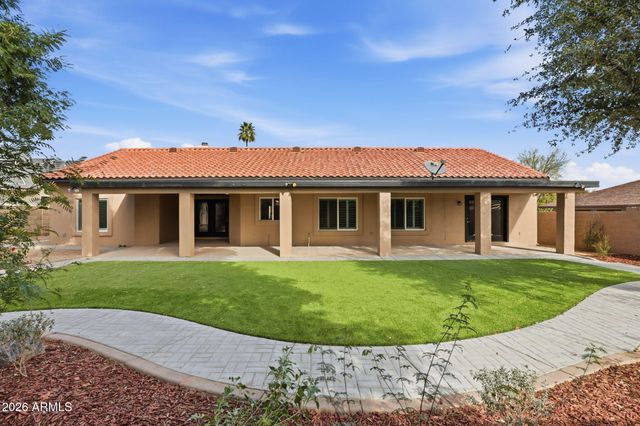 2537 E LUPINE Avenue, Phoenix, AZ 85028