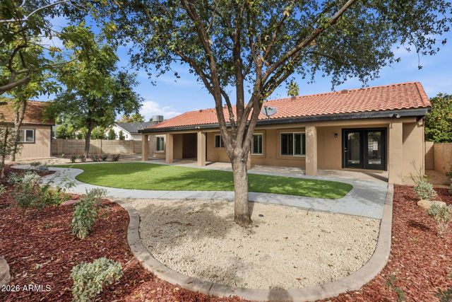 2537 E LUPINE Avenue, Phoenix, AZ 85028