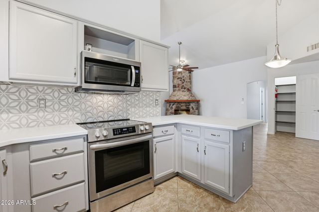 2537 E LUPINE Avenue, Phoenix, AZ 85028