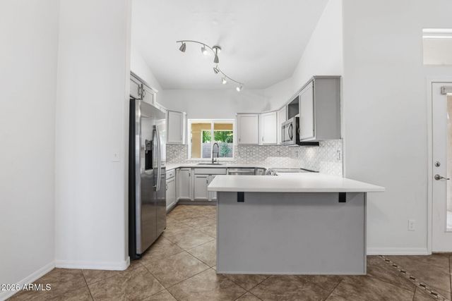 2537 E LUPINE Avenue, Phoenix, AZ 85028