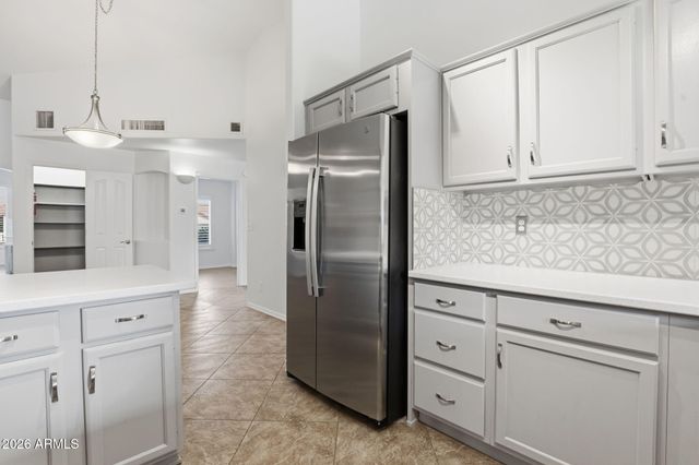 2537 E LUPINE Avenue, Phoenix, AZ 85028