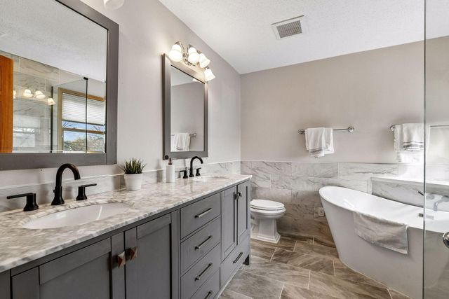 5131 Baker Road, Minnetonka, MN 55343