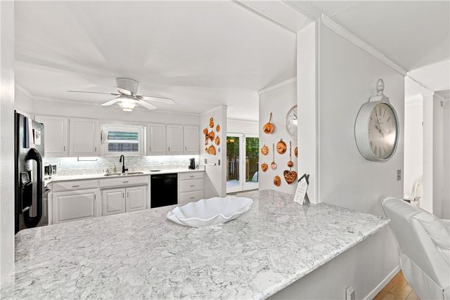 10230 S Marango Drive, Rogers, AR 72758