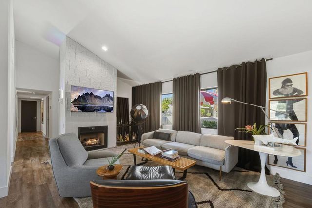 2113 Sunshine Way, Palm Springs, CA 92264