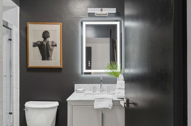 2113 Sunshine Way, Palm Springs, CA 92264