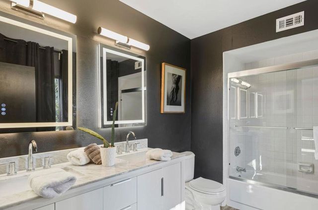 2113 Sunshine Way, Palm Springs, CA 92264