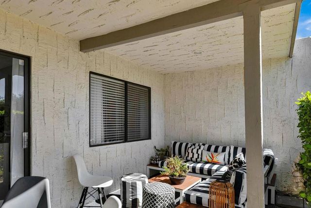 2113 Sunshine Way, Palm Springs, CA 92264