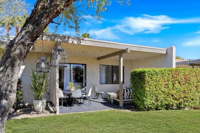 2113 Sunshine Way, Palm Springs, CA 92264